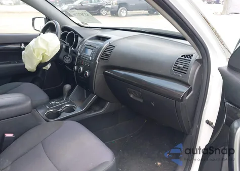 2013 Kia Sorento Lx z USA, uszkodzony, nr VIN 5XYKTCA6XDG407943